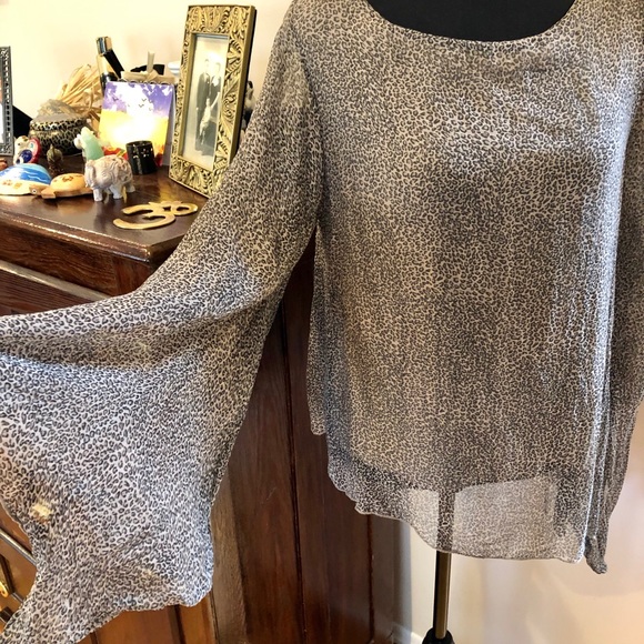 Stylish Silk Top - Picture 3 of 8